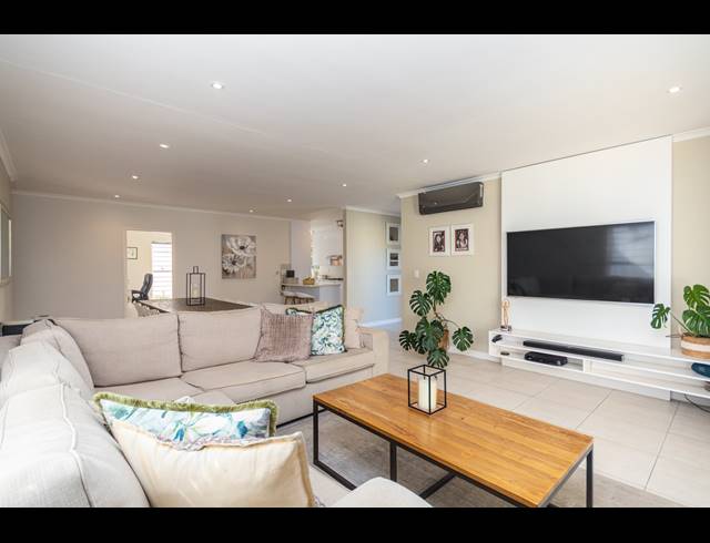 4 BEDROOM FREESTANDING SOLD IN SUNNINGDALE